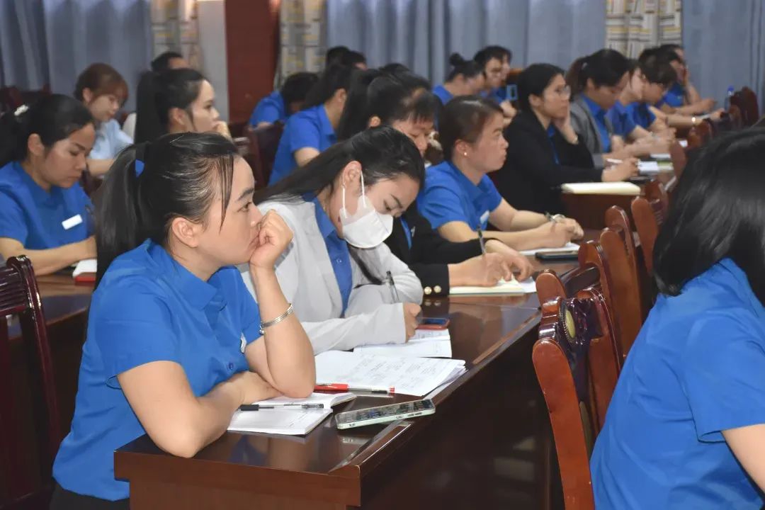 校际交流研教学 携手共进谱新篇——教育交流帮扶指导活动 - 深圳实验学校