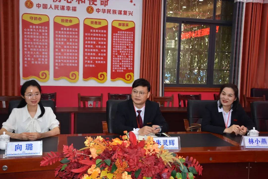校际交流研教学 携手共进谱新篇——教育交流帮扶指导活动 - 深圳实验学校
