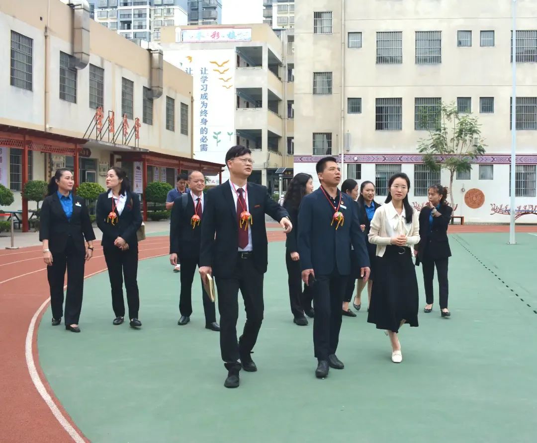 校际交流研教学 携手共进谱新篇——教育交流帮扶指导活动 - 深圳实验学校
